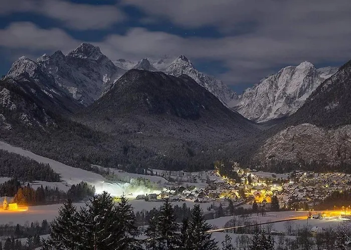 Alpeambient House Dovje Ferienhaus